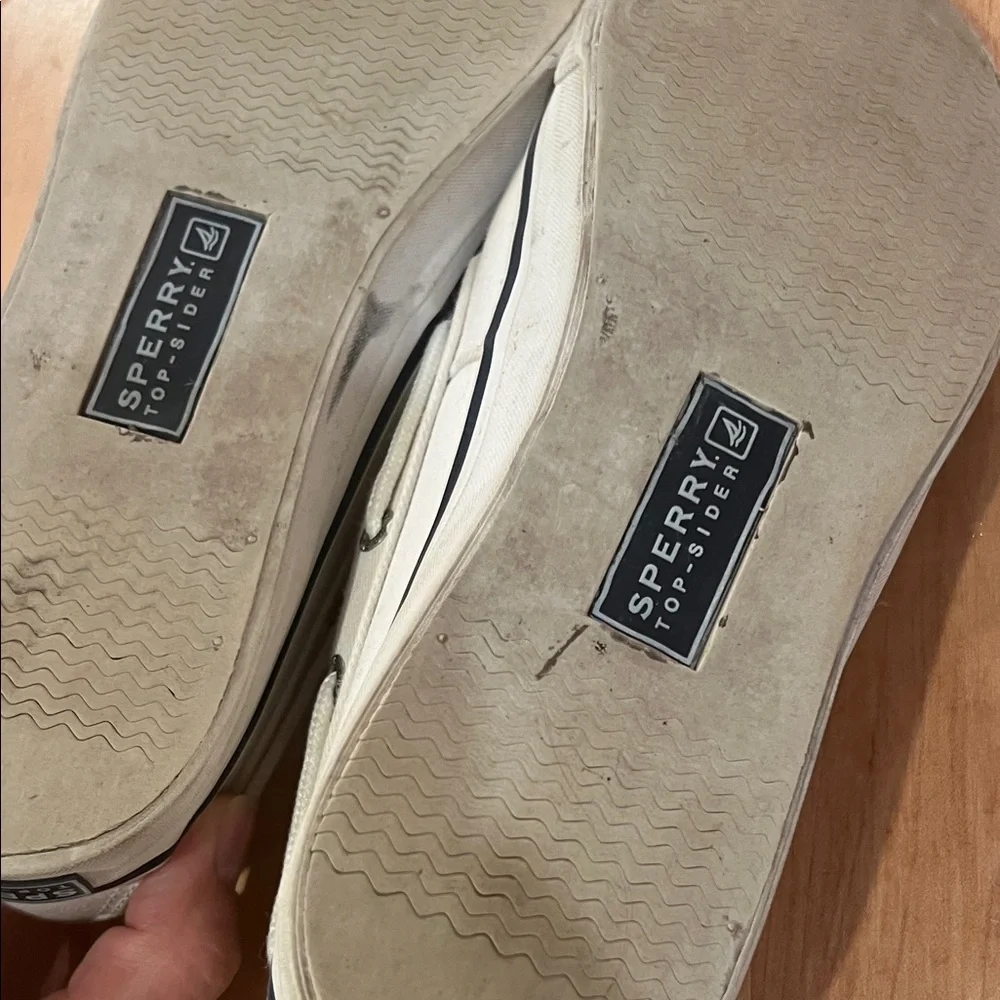 Sperry women’s White Boat Shoes - Picture 4 of 8